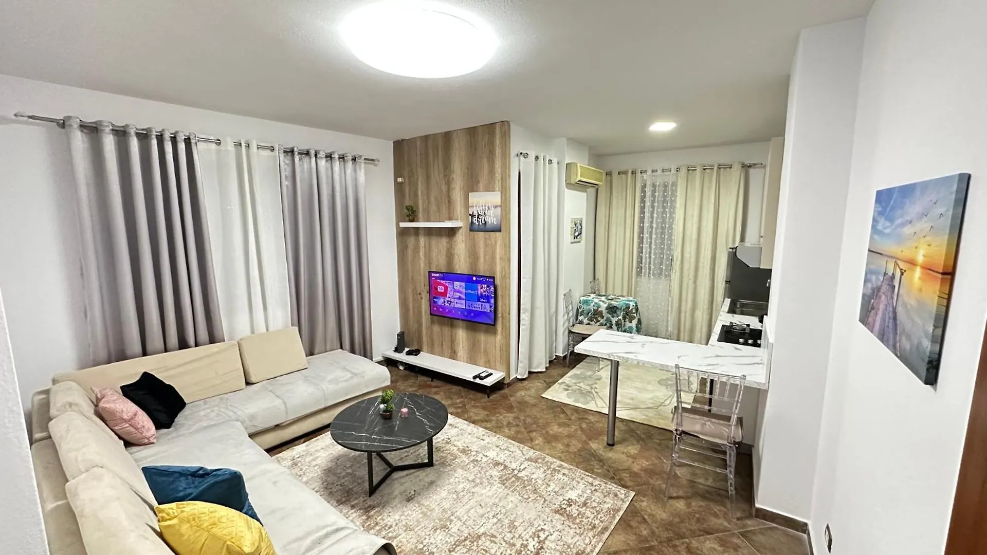 Dora Apartment Tirana 0*,